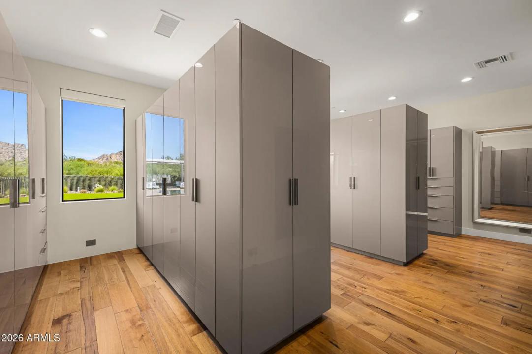 Real Estate Picture 23