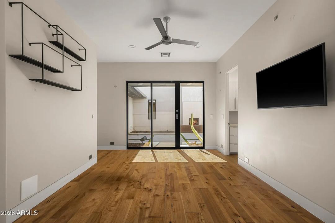Real Estate Picture 25