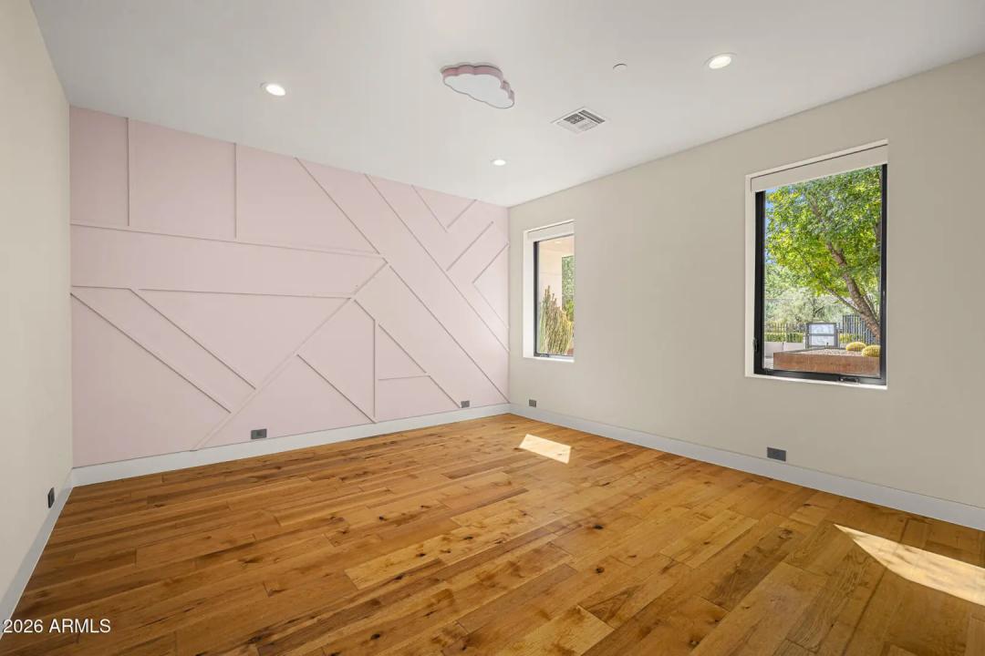 Real Estate Picture 28