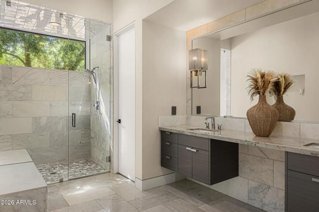 Real Estate Picture 29