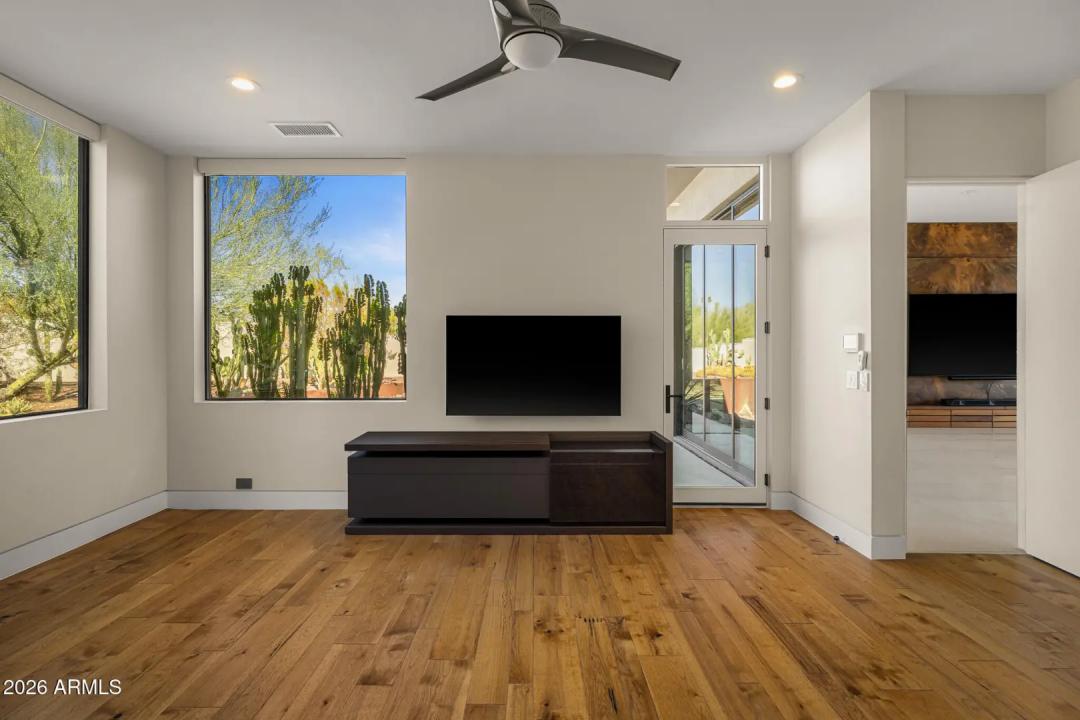 Real Estate Picture 38