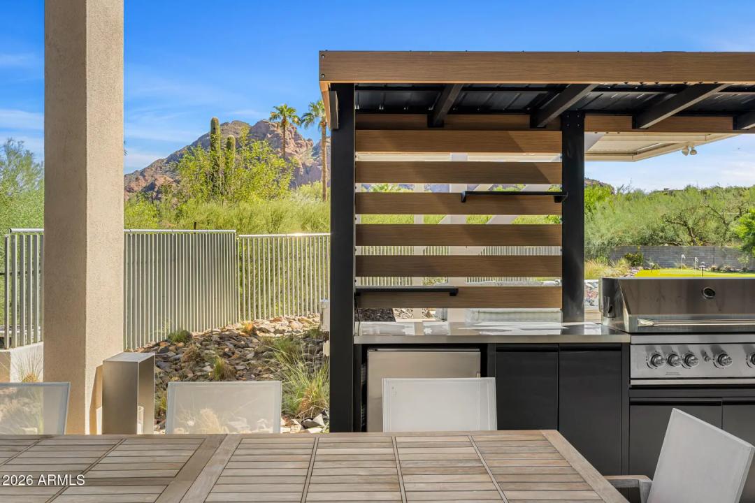 Real Estate Picture 50