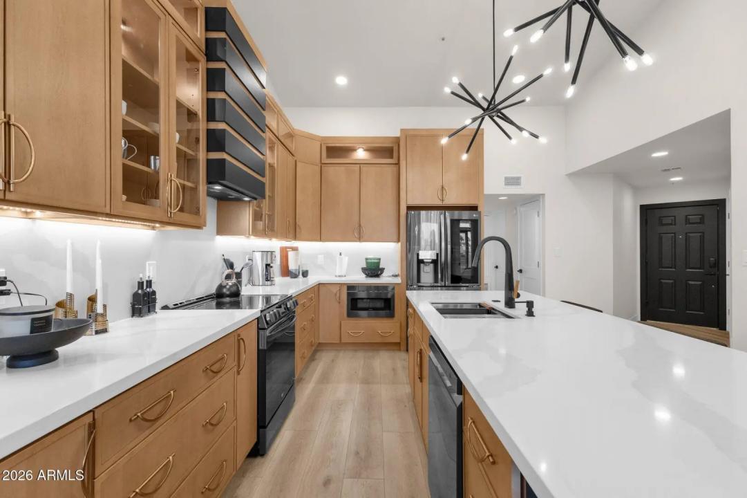 Real Estate Picture 19