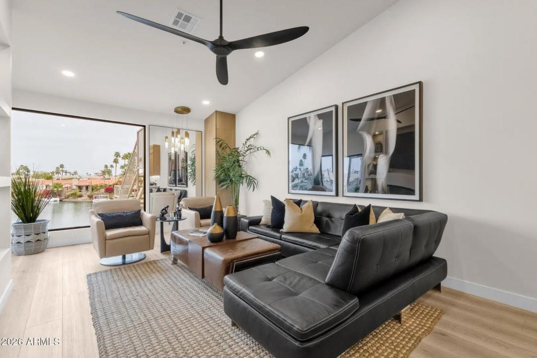 Real Estate Picture 22