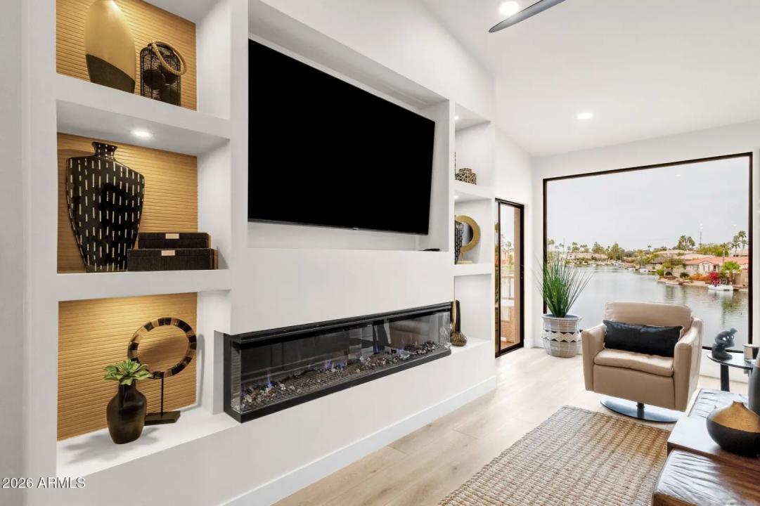 Real Estate Picture 24