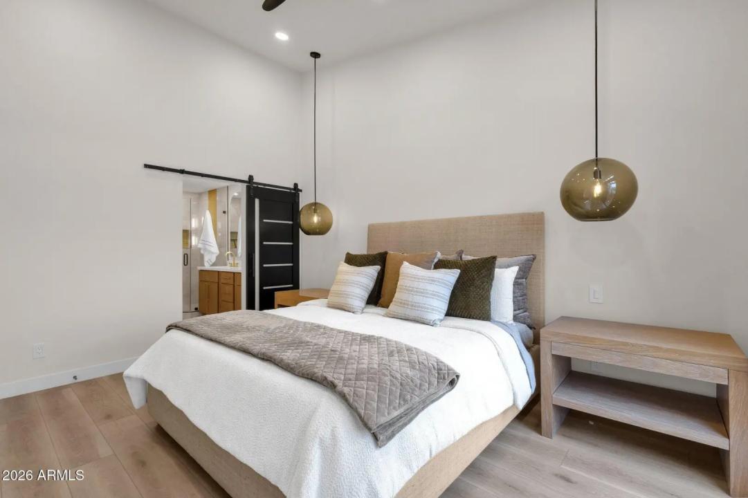 Real Estate Picture 30
