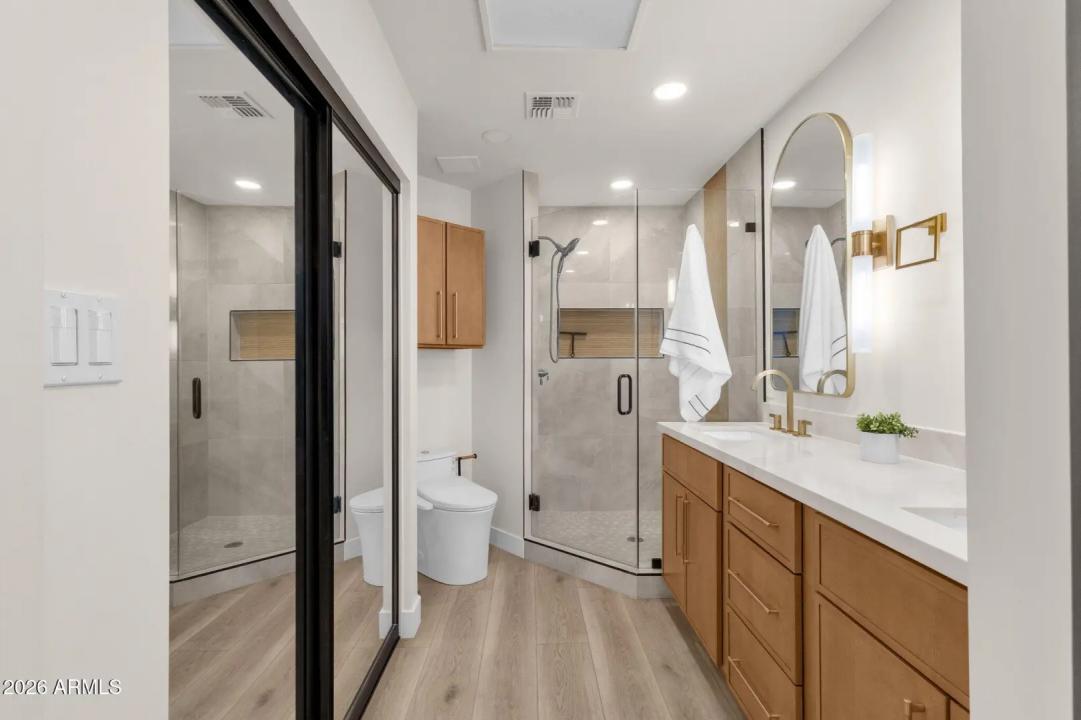 Real Estate Picture 32