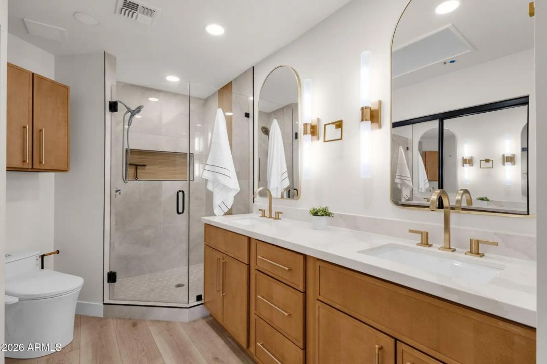 Real Estate Picture 33