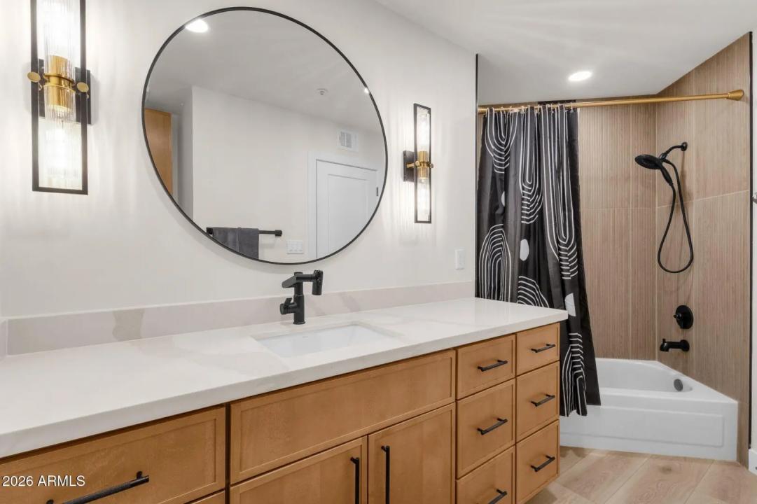 Real Estate Picture 37