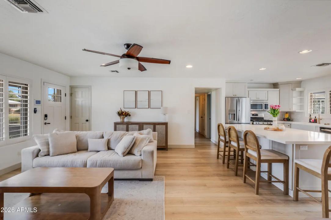 Real Estate Picture 5