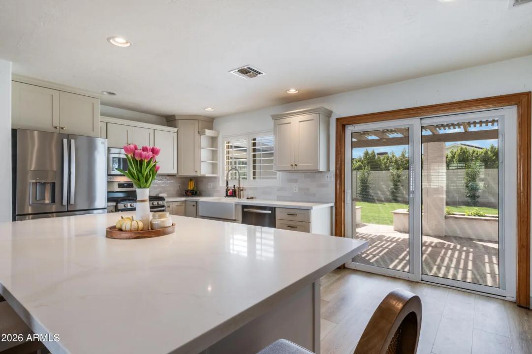 Real Estate Picture 8