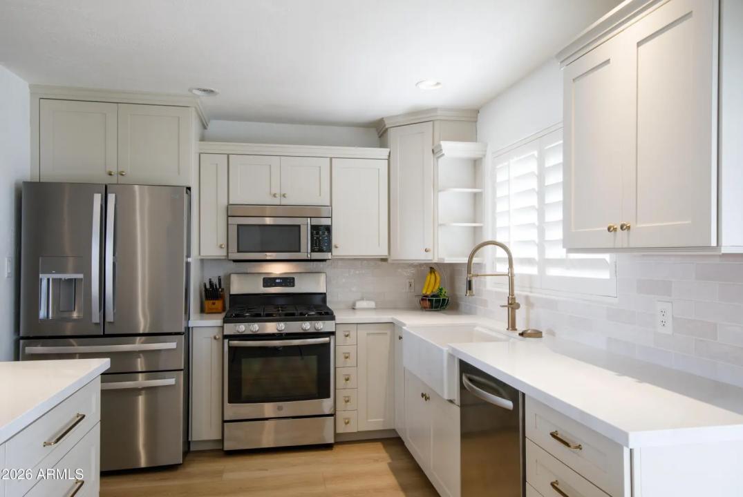 Real Estate Picture 9
