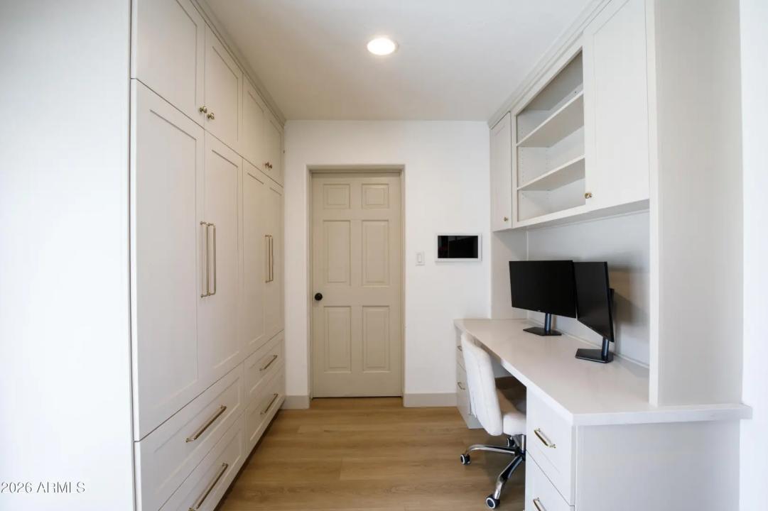 Real Estate Picture 11