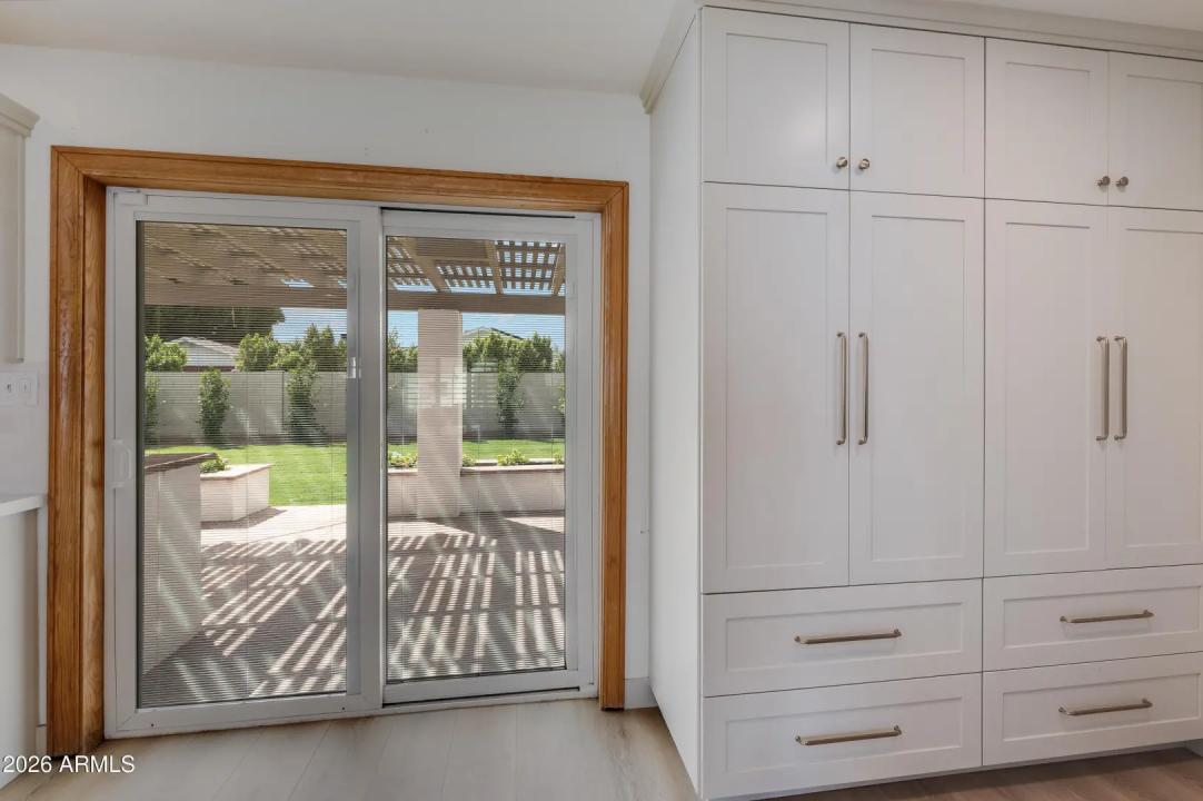 Real Estate Picture 12