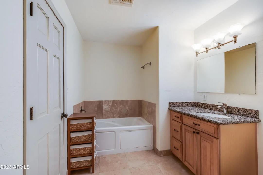 Real Estate Picture 15