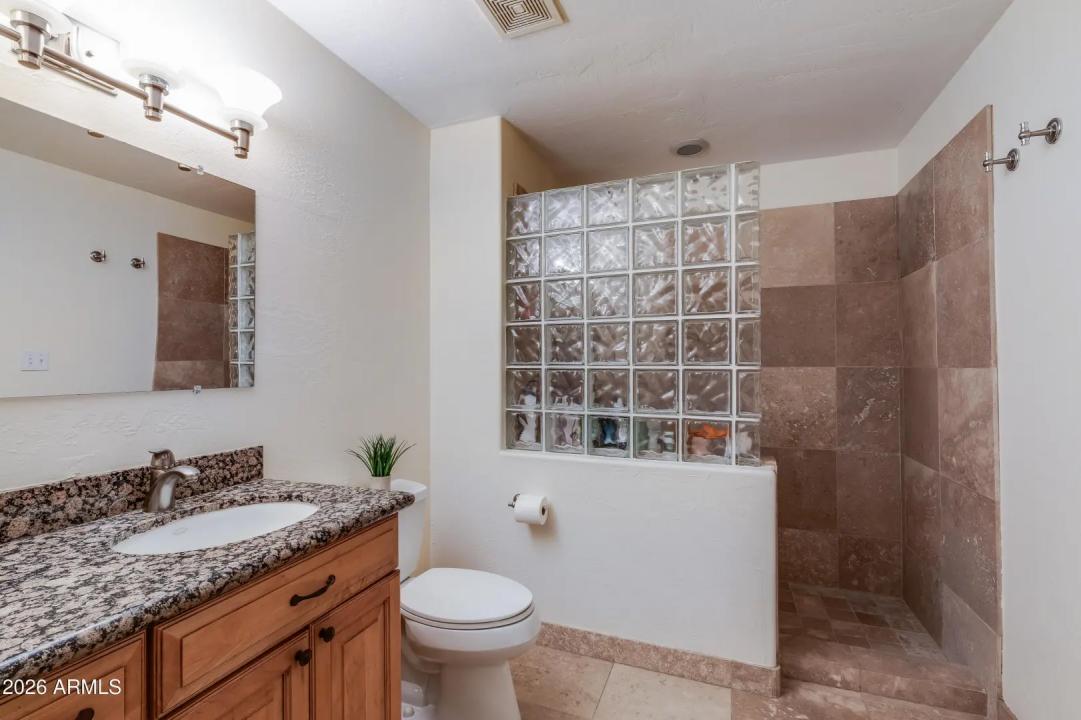 Real Estate Picture 16