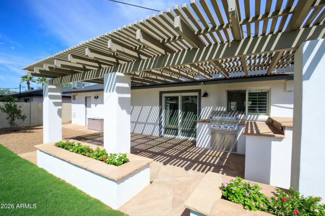 Real Estate Picture 24