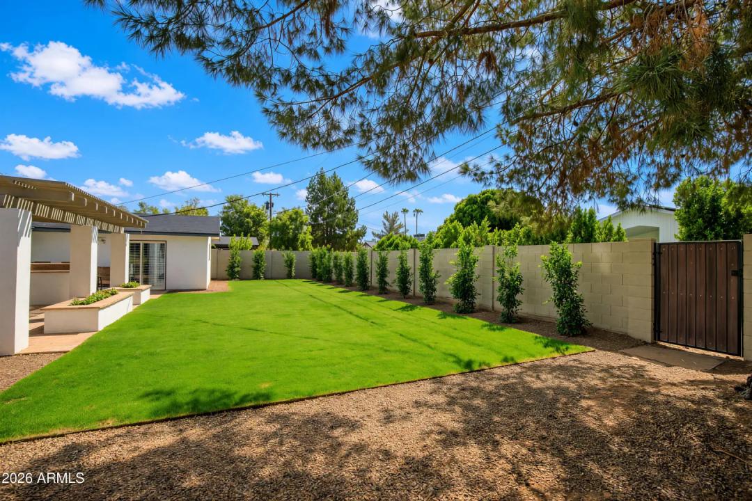 Real Estate Picture 23