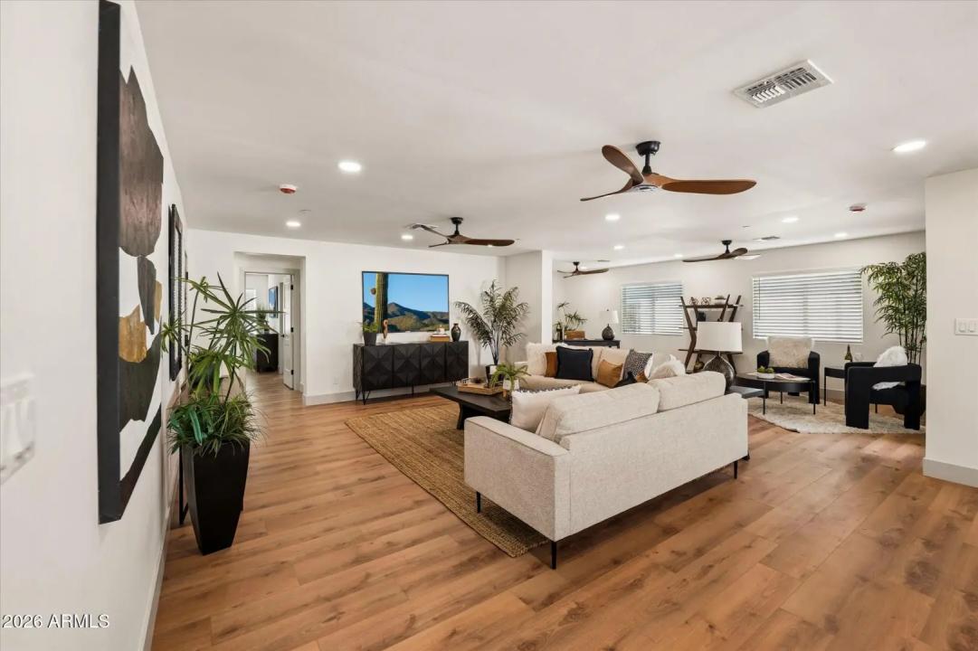 Real Estate Picture 6