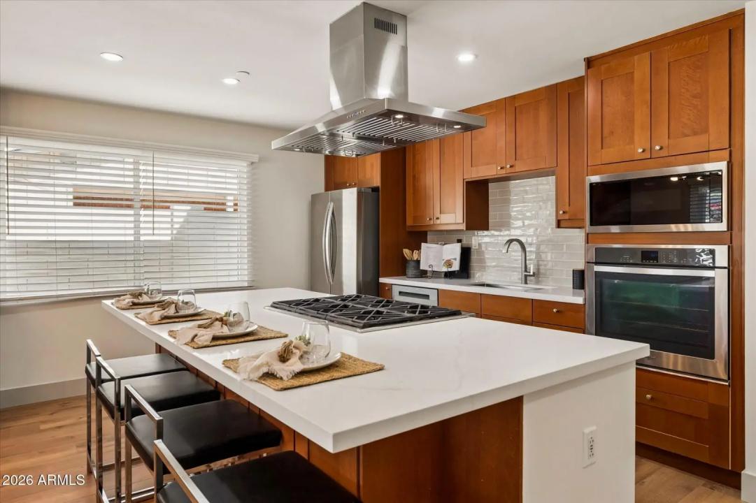 Real Estate Picture 7