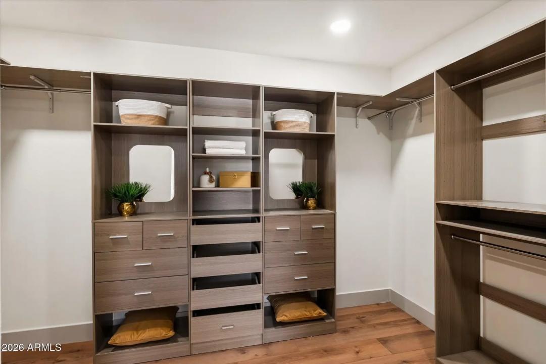 Real Estate Picture 14
