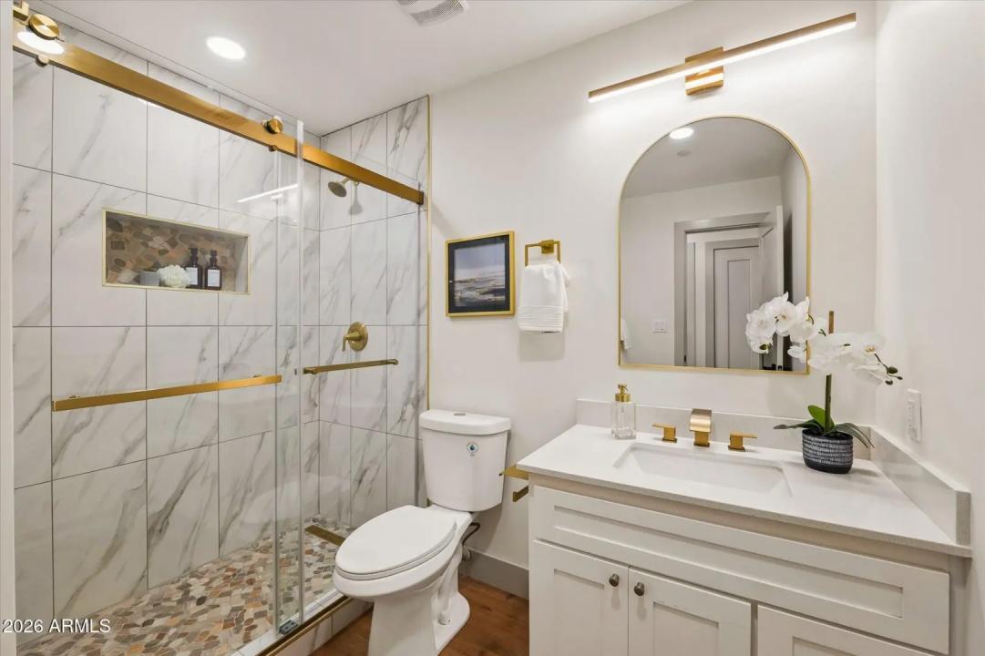 Real Estate Picture 17