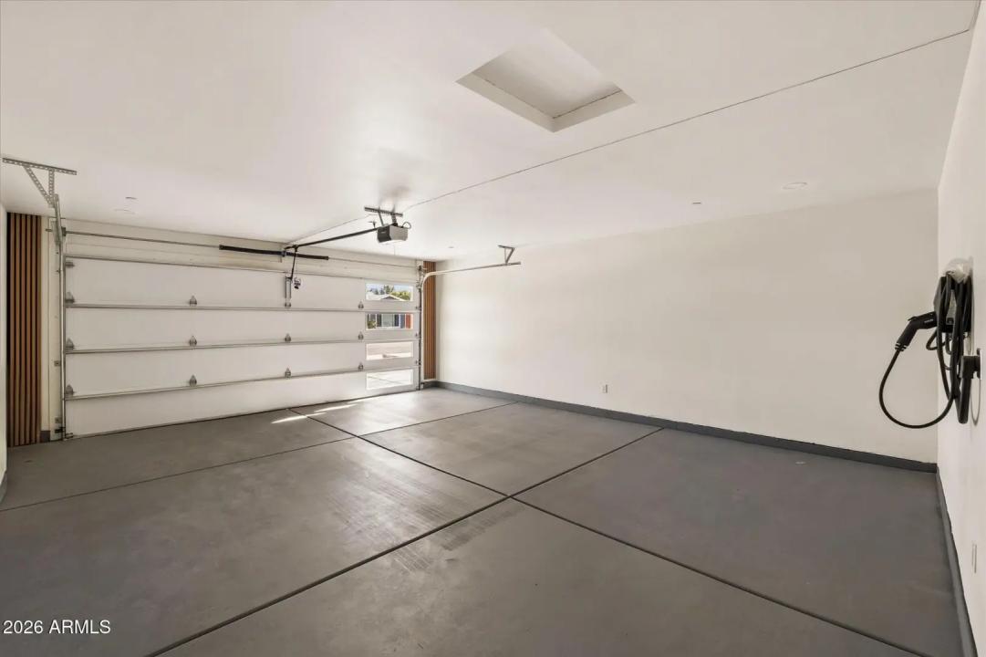 Real Estate Picture 22