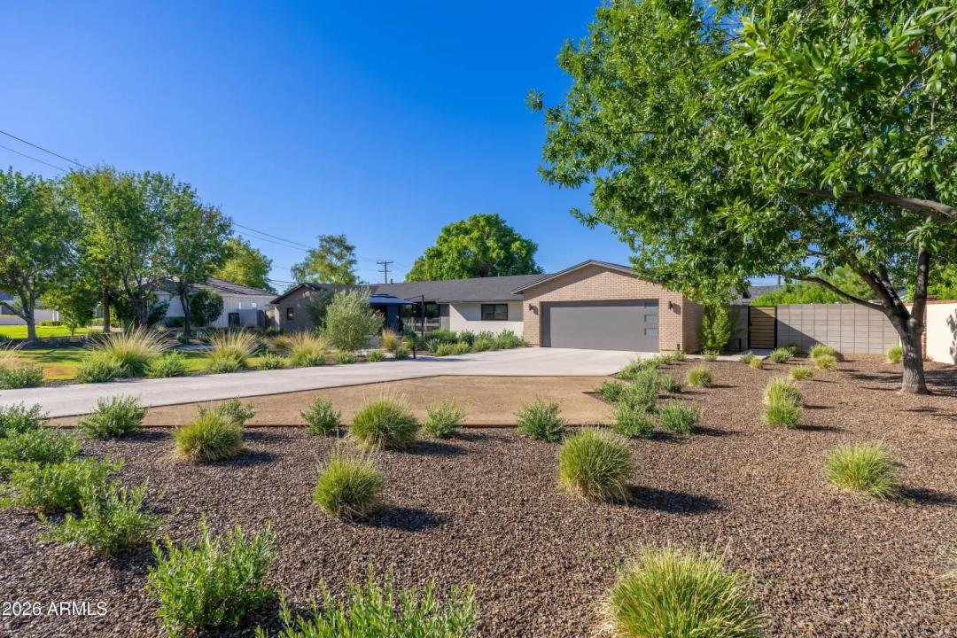 Real Estate Picture 3