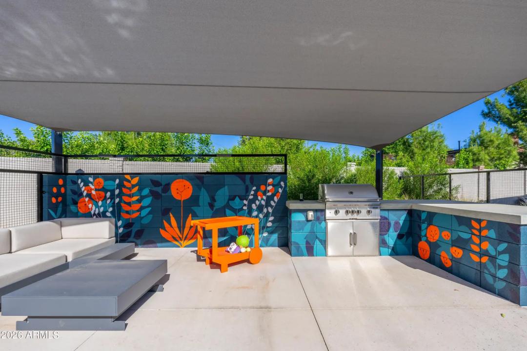 Real Estate Picture 9