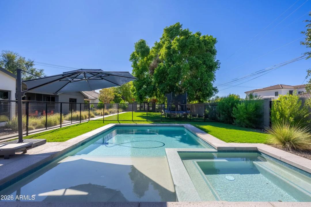 Real Estate Picture 12