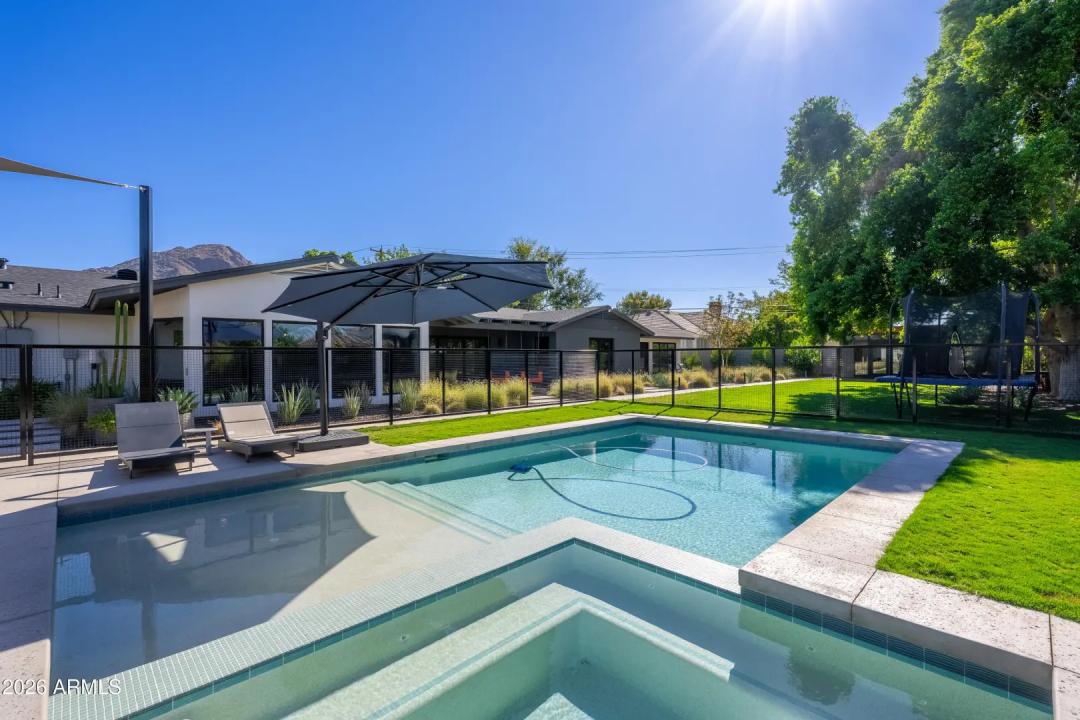 Real Estate Picture 13