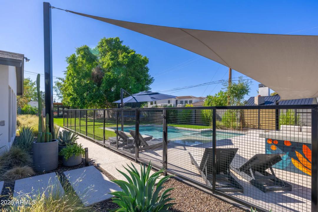 Real Estate Picture 15