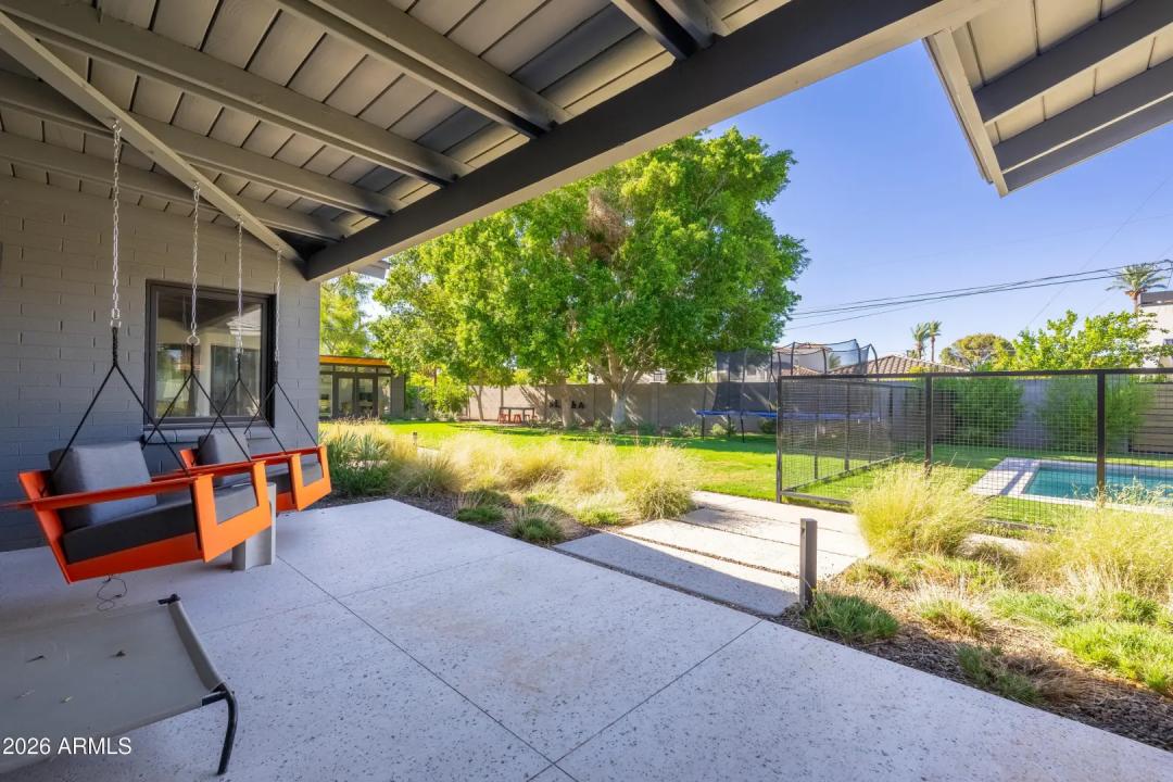 Real Estate Picture 16