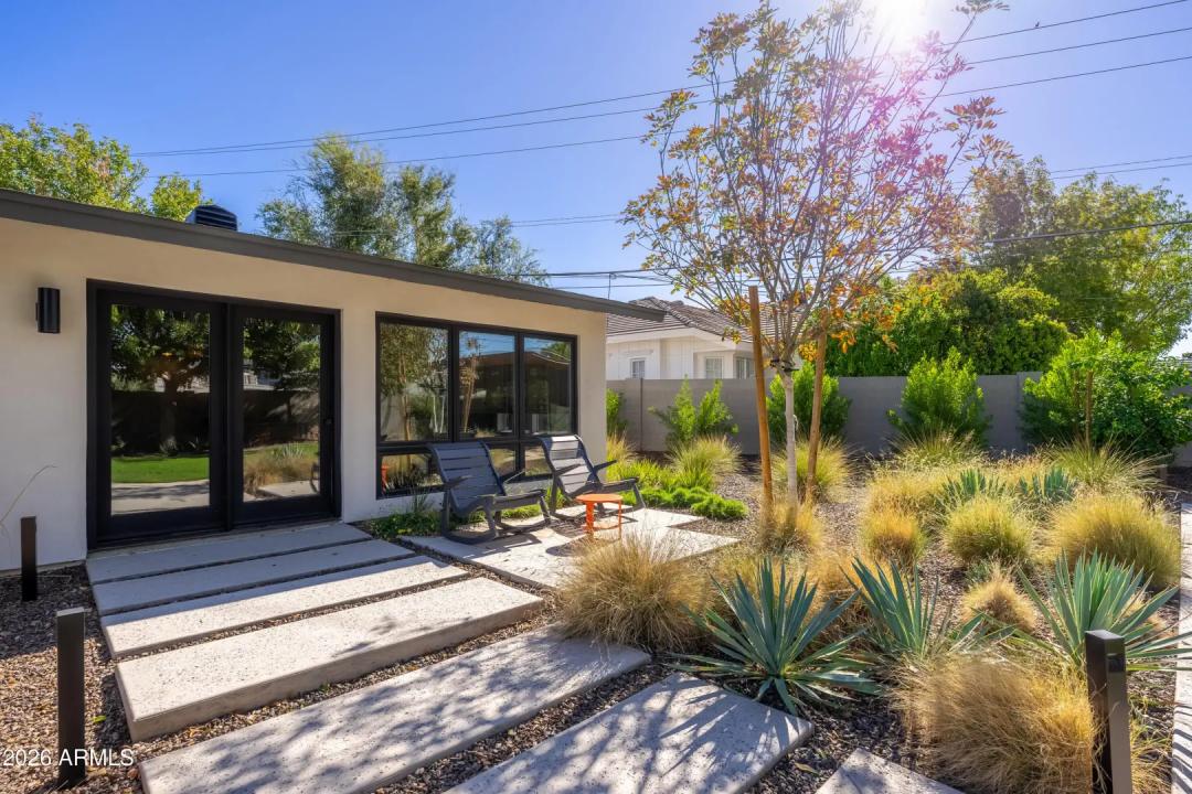 Real Estate Picture 18