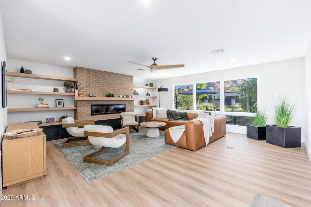 Real Estate Picture 22