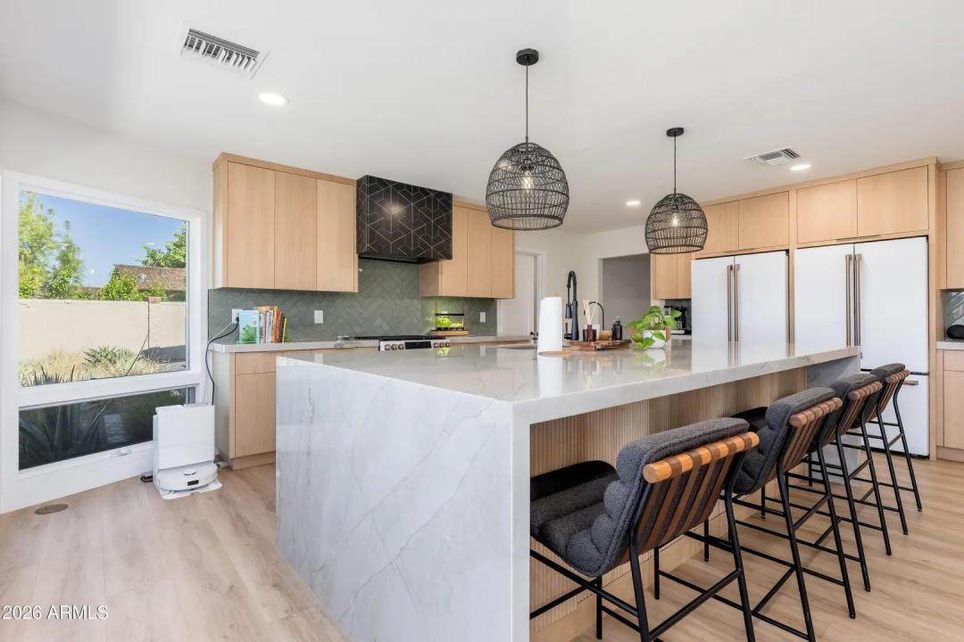 Real Estate Picture 33