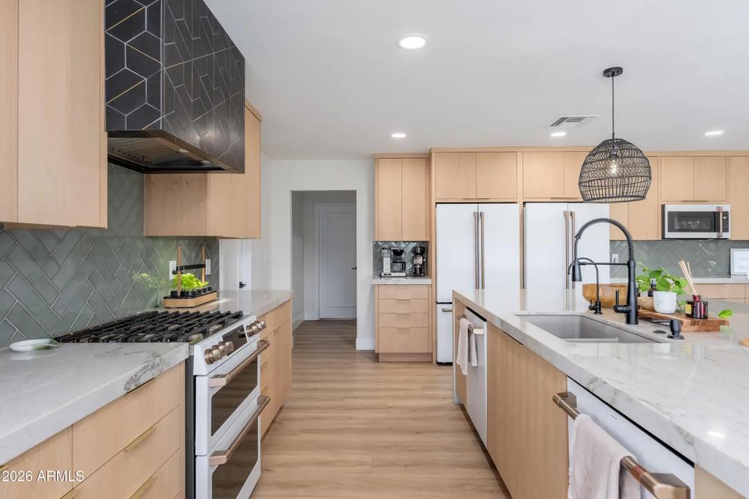Real Estate Picture 34