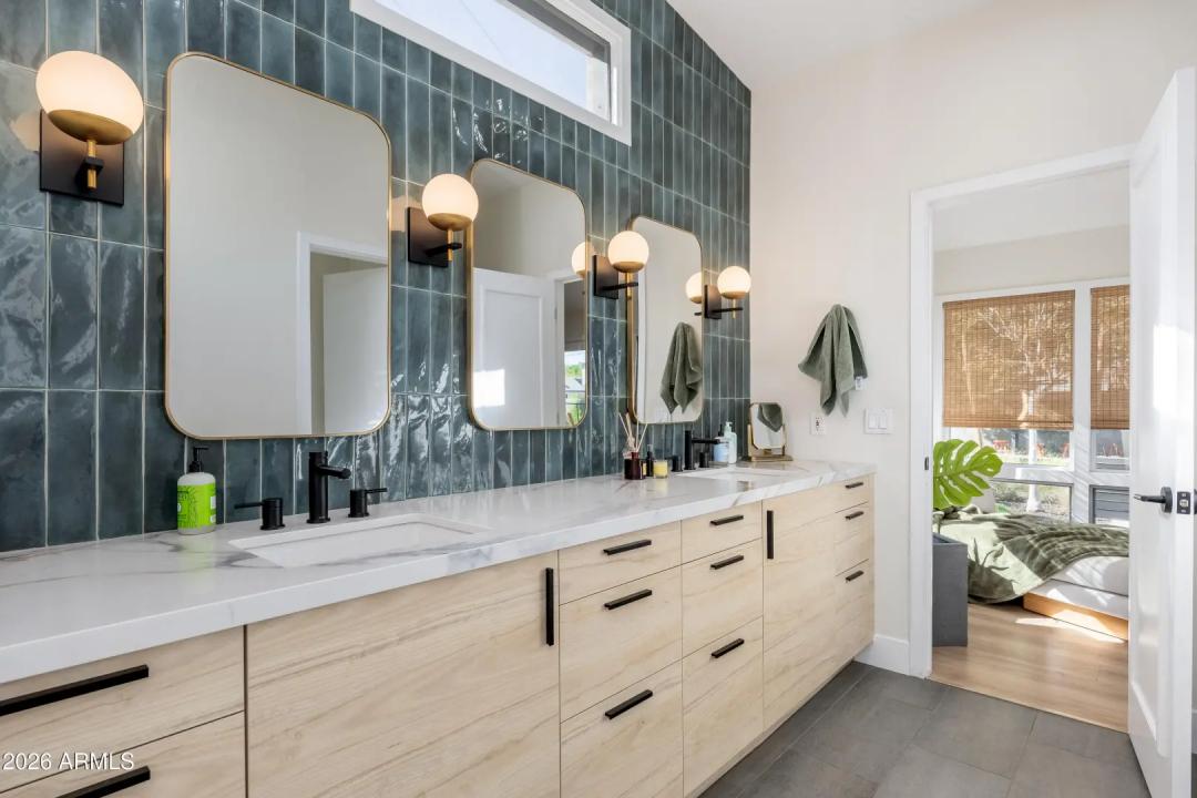 Real Estate Picture 44
