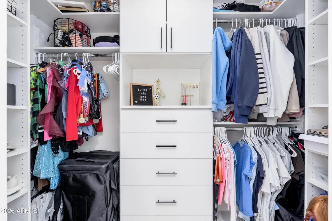 Real Estate Picture 50