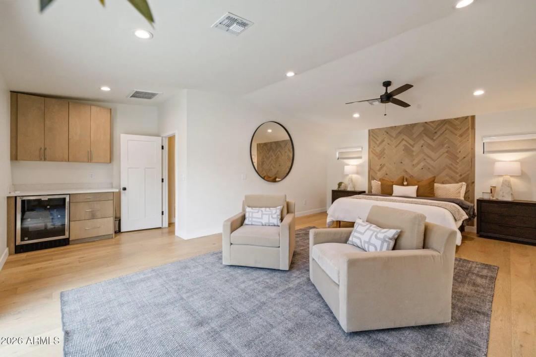 Real Estate Picture 17