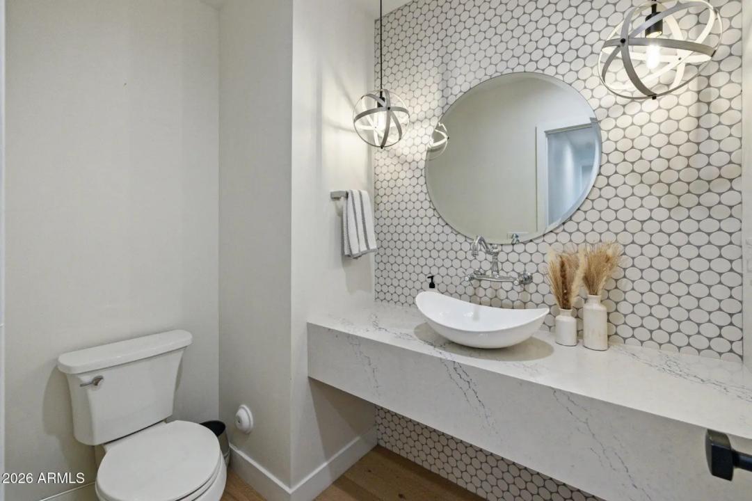 Real Estate Picture 25