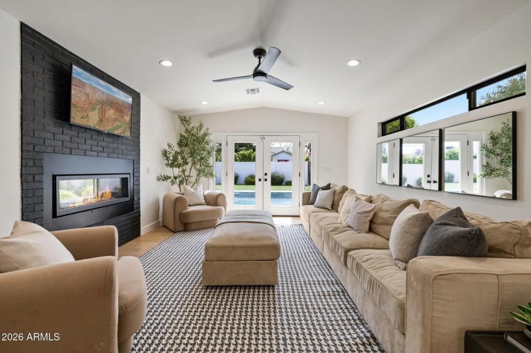 Real Estate Picture 15