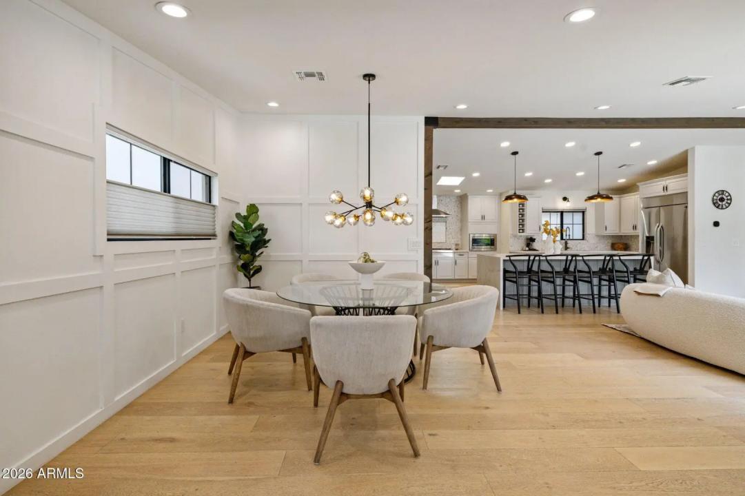 Real Estate Picture 14