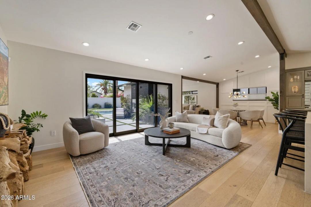 Real Estate Picture 12