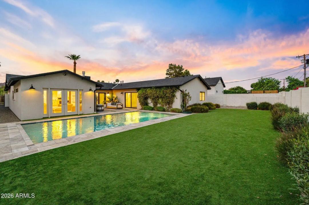 Real Estate Picture 4