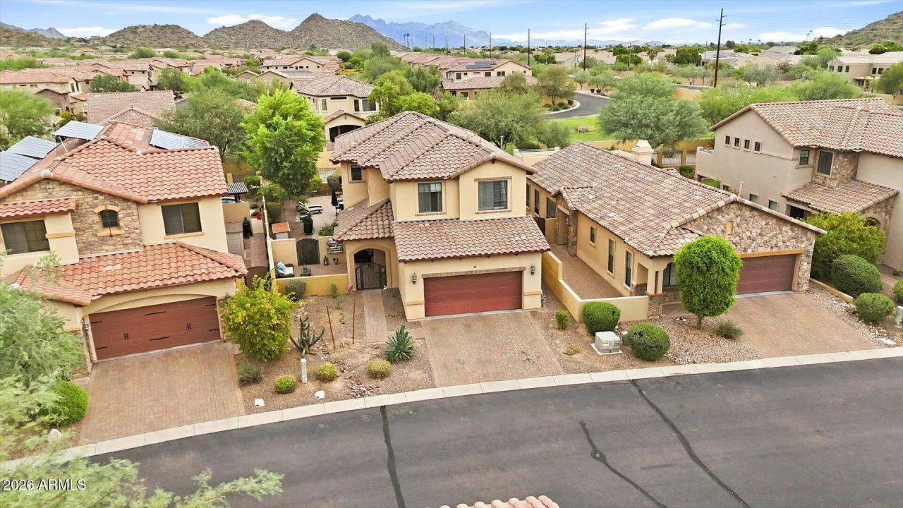 Real Estate Picture 3
