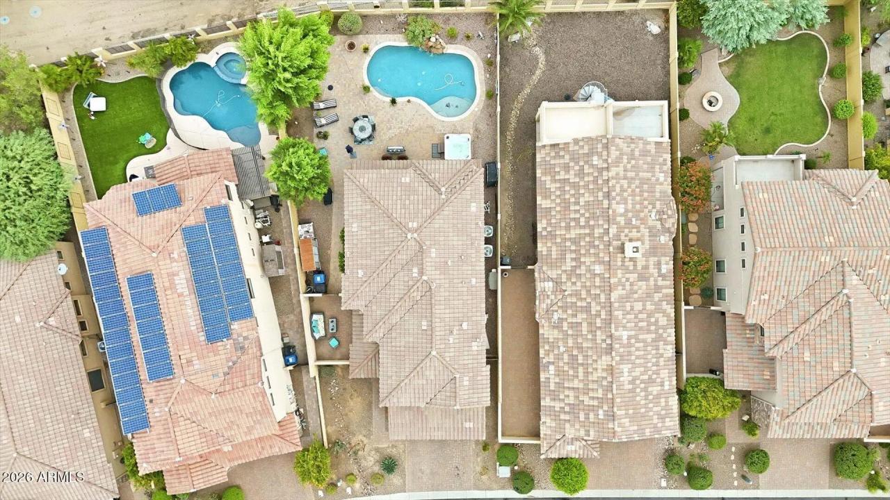 Real Estate Picture 4