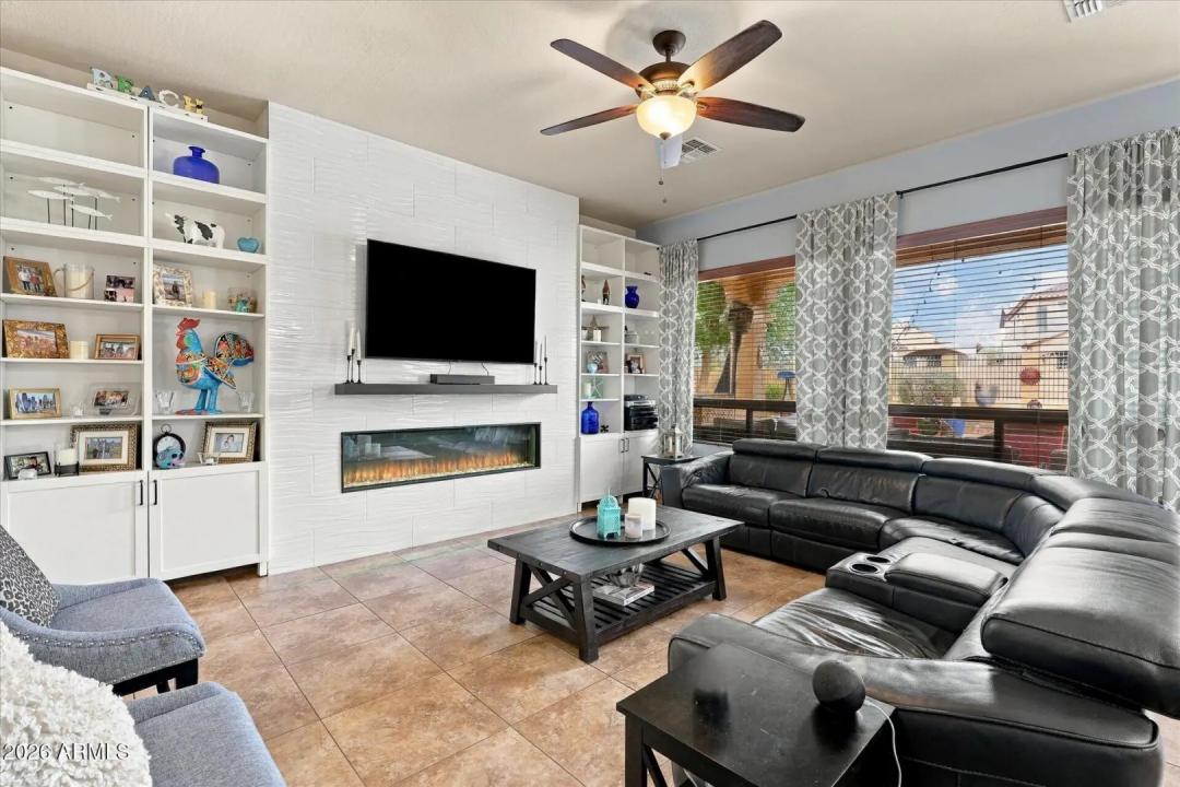 Real Estate Picture 7