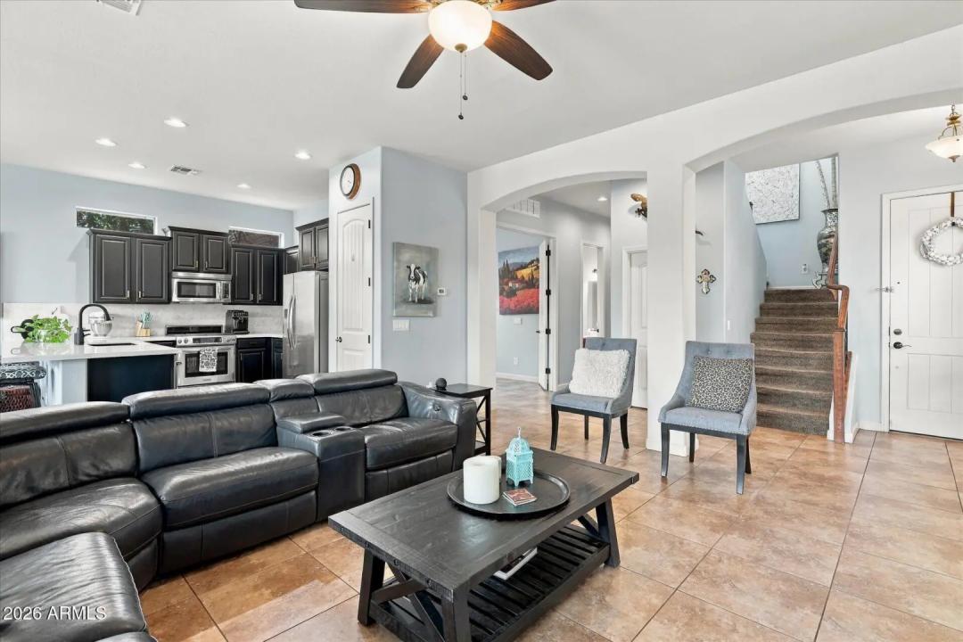 Real Estate Picture 11