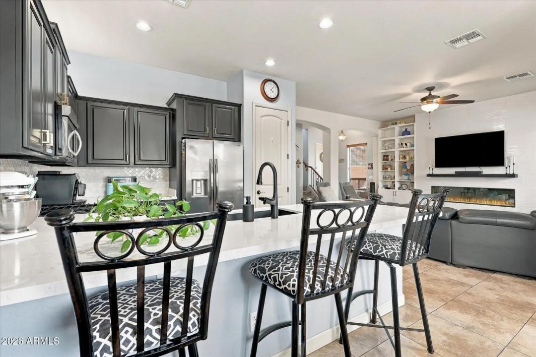Real Estate Picture 14